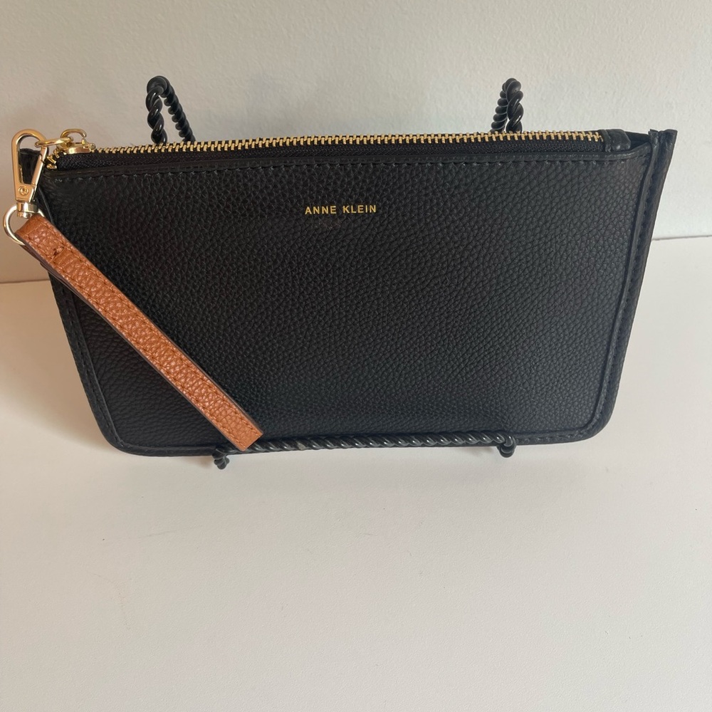 ANNE KLEIN BLACK PEBBLE LEATHER WRISTLET CLUTCH NEW 9" X 6" approx.